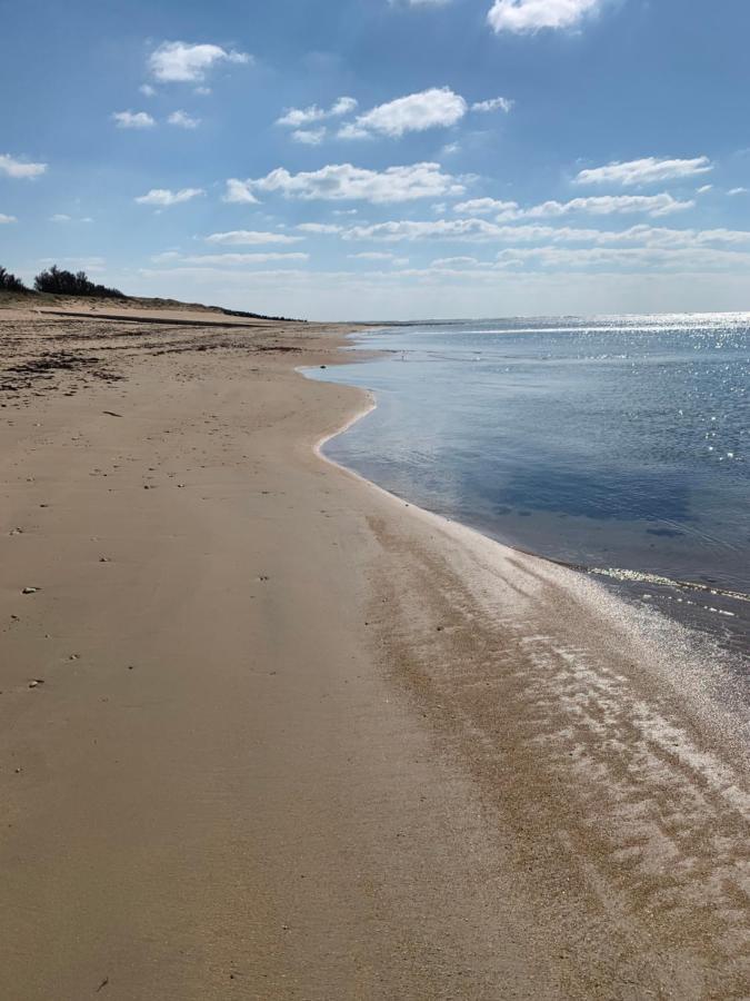 Maisonnette La Coti H5 Avec Piscine Interieure Chauffee, A 400 M De La Plage Et Menage De Fin Sejour Compris Сен-Жорж-д'Олерон Экстерьер фото