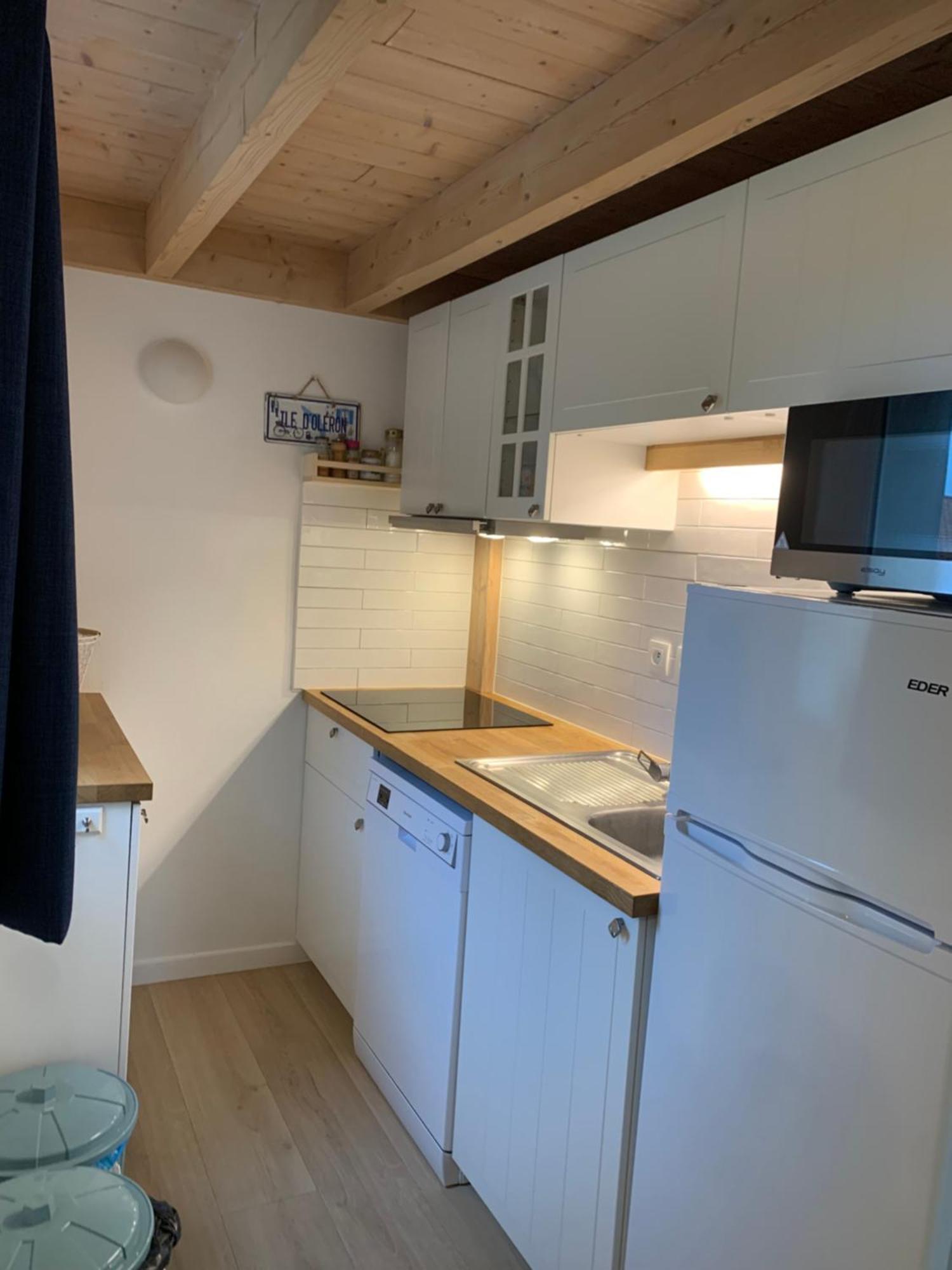 Maisonnette La Coti H5 Avec Piscine Interieure Chauffee, A 400 M De La Plage Et Menage De Fin Sejour Compris Сен-Жорж-д'Олерон Экстерьер фото